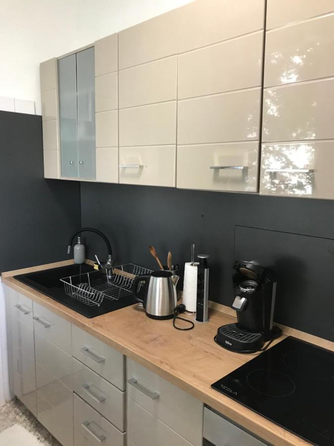 Koezponti Apartman Kiskunfélegyháza Exterior foto