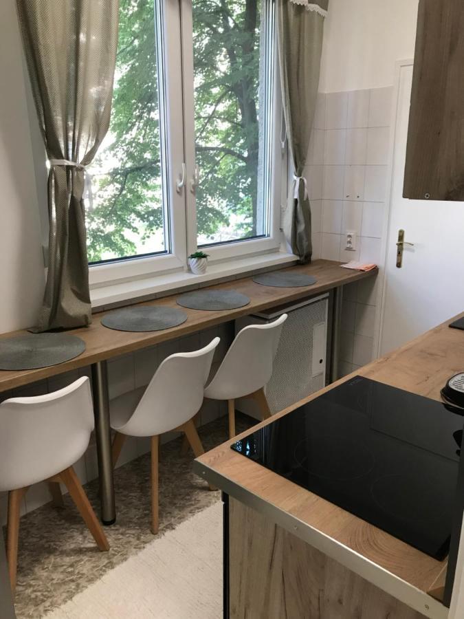 Koezponti Apartman Kiskunfélegyháza Exterior foto