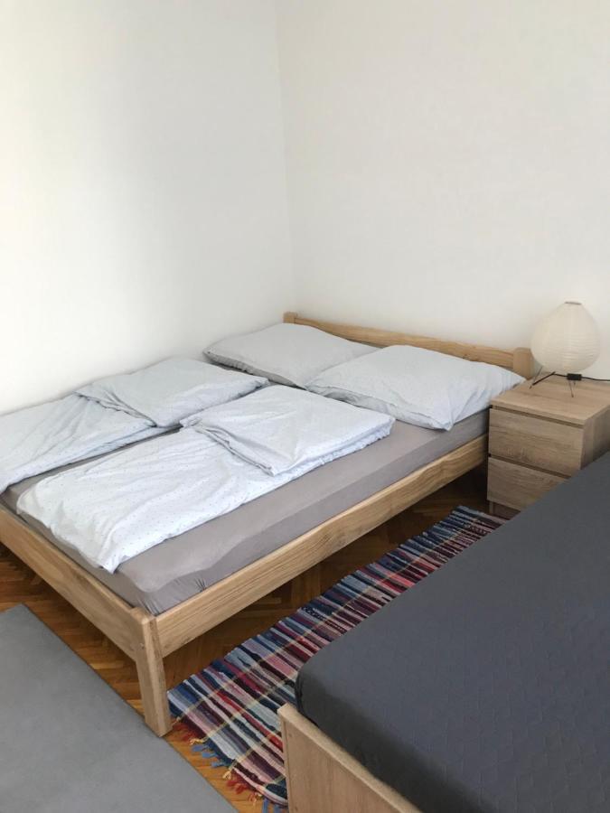Koezponti Apartman Kiskunfélegyháza Exterior foto
