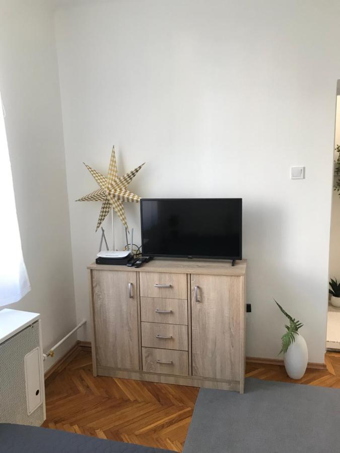 Koezponti Apartman Kiskunfélegyháza Exterior foto