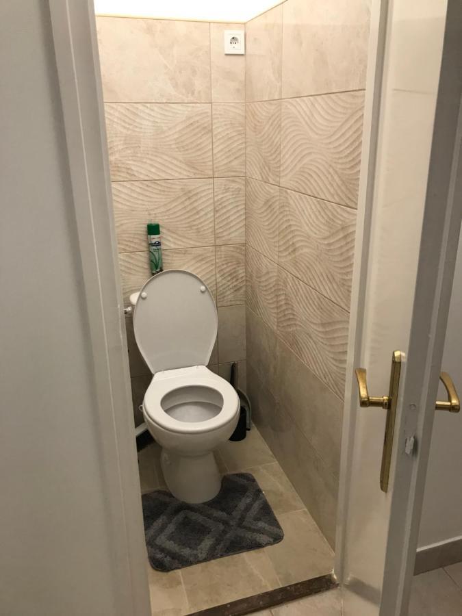 Koezponti Apartman Kiskunfélegyháza Exterior foto