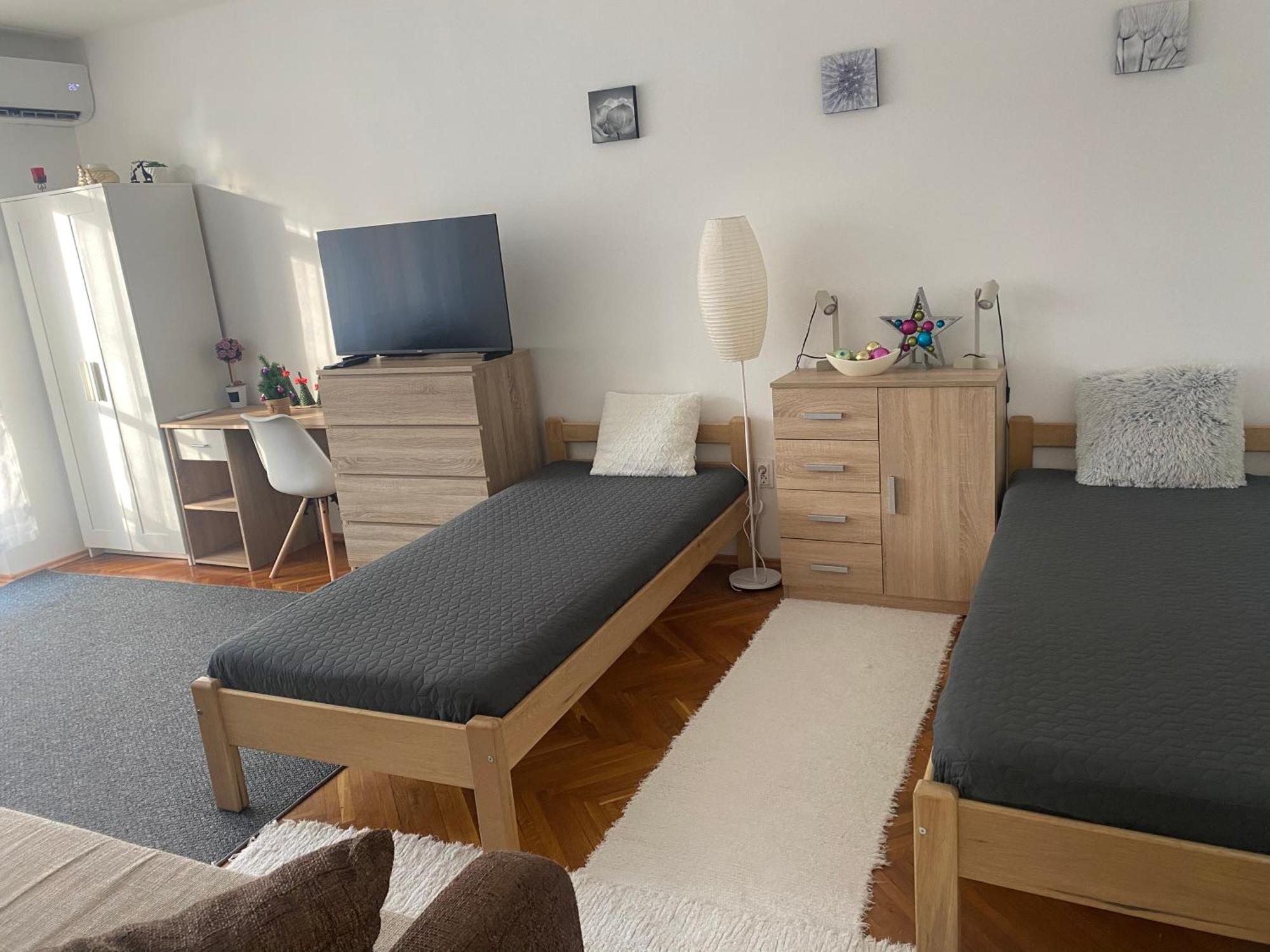 Koezponti Apartman Kiskunfélegyháza Exterior foto