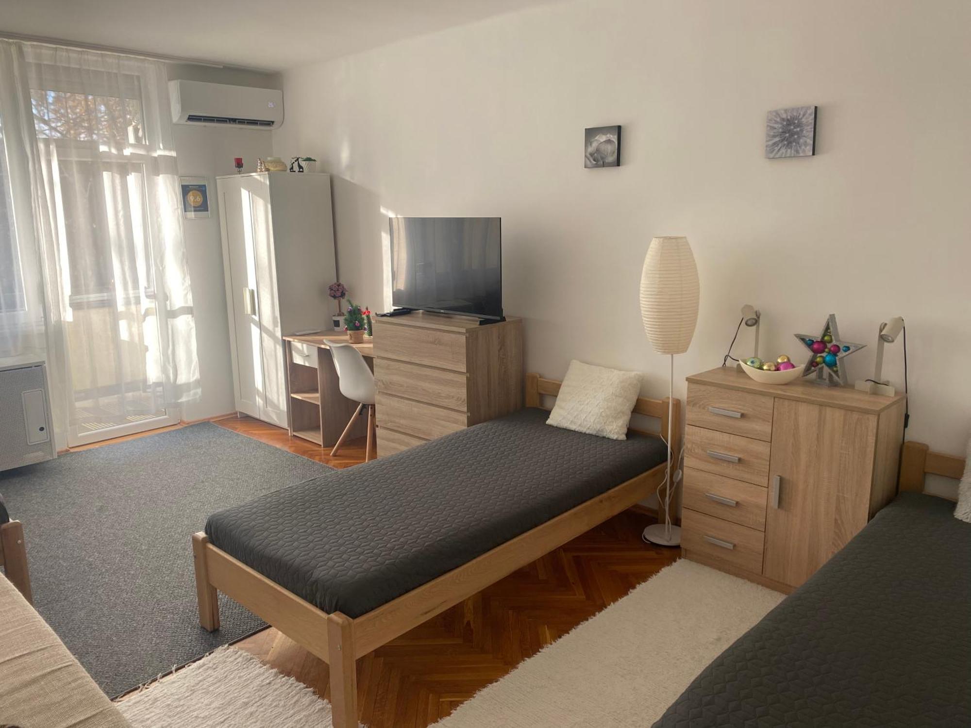 Koezponti Apartman Kiskunfélegyháza Exterior foto