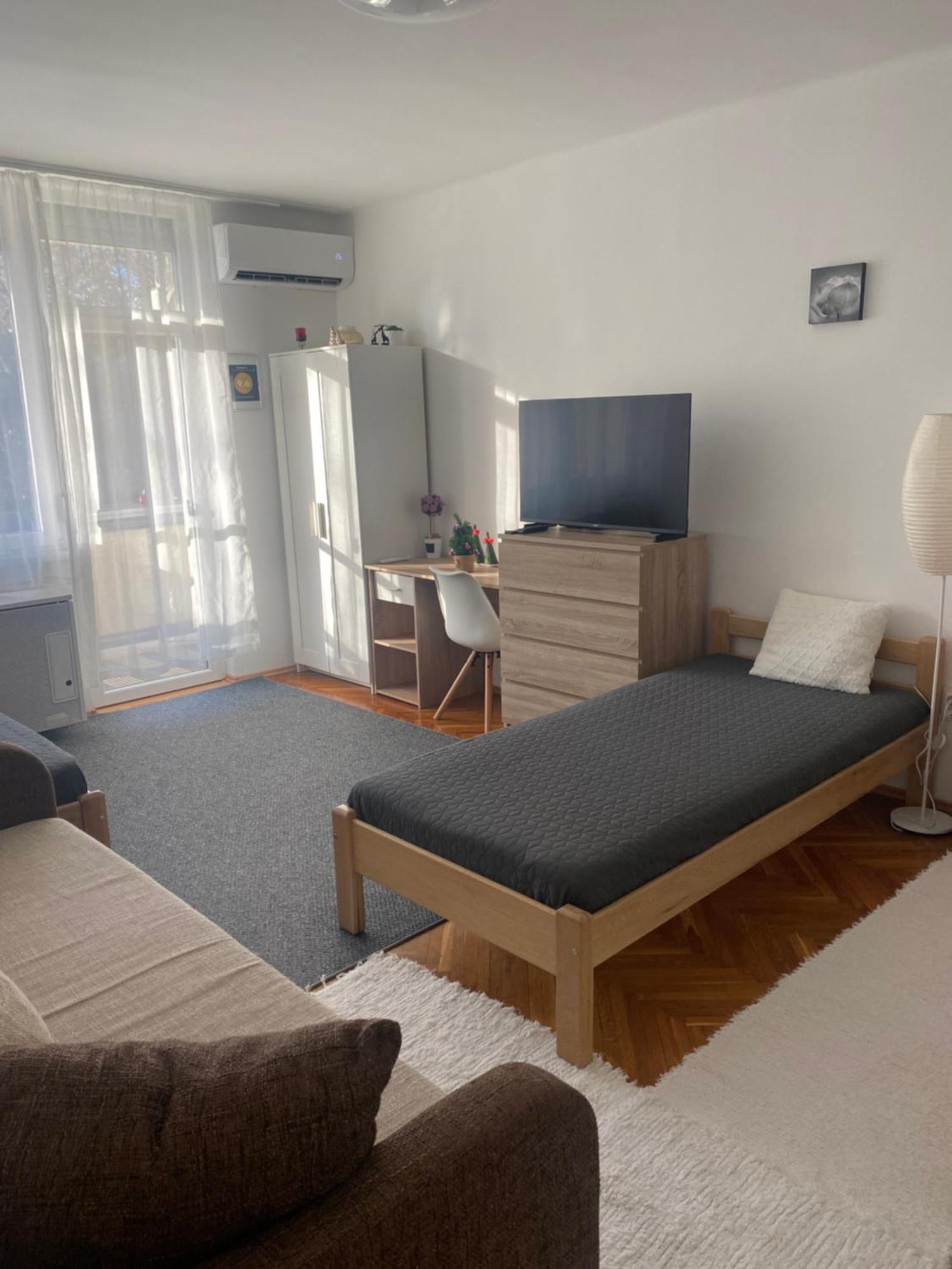 Koezponti Apartman Kiskunfélegyháza Exterior foto